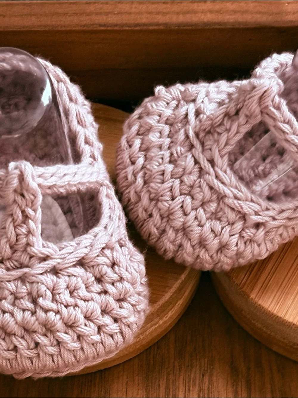 Crochet MaryJane (0-3 mths) Baby Slippers in dusty pink bysoft&simple Lion Brand
